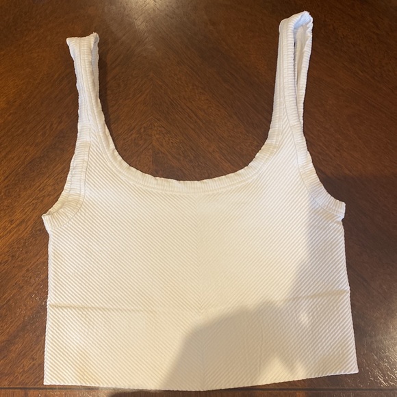 Bundle of tank tops - Picture 4 of 11
